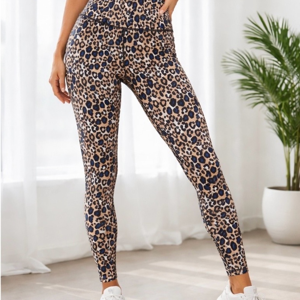 Victoria's Secret Leopard Print Leggings in Tan and Black